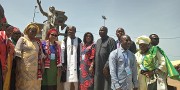 Campagne de confinement de la houe au musée  : La statue de la femme rurale trône sur la Place de l'Union africaine à Bobo-Dioulasso