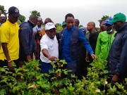 Campagne agropastorale dans la Sissili : le ministre Innocent KIBA salue l’exemplarité de l’agropasteur Amidou ZIBA